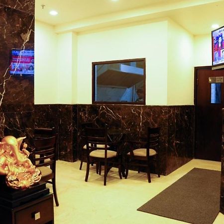 Hotel Jullundur 18 Chandigarh Ngoại thất bức ảnh